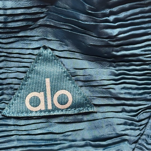 Alo Yoga Dynamic Jacket - Picture 3 of 5